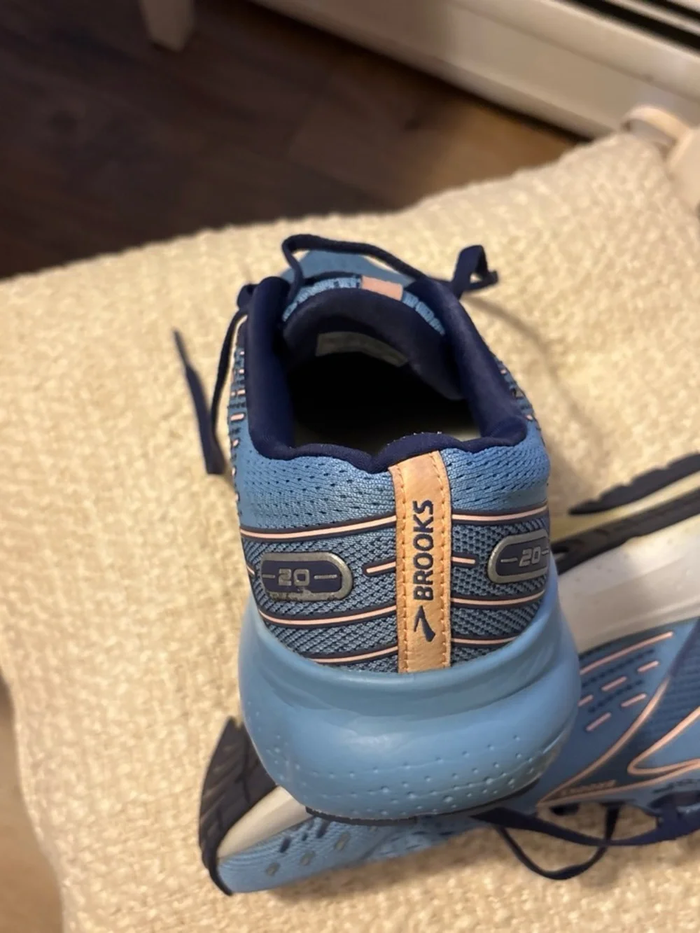 Brooks Men's Glycerin 20 Running Shoes - Light Blue & Navy with Pink Accents